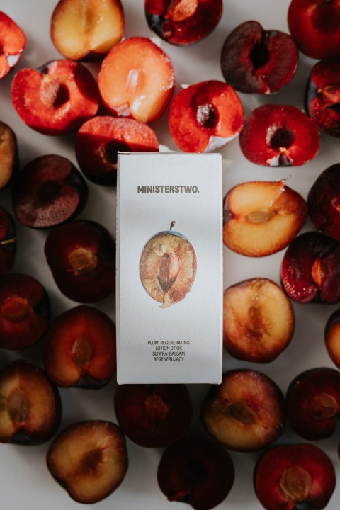 Plum - regenerating lotion stick