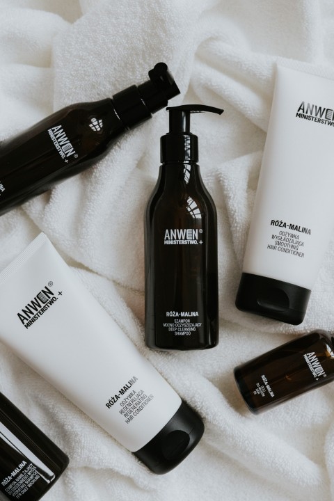 Rose-Raspberry - deep cleansing shampoo Anwen + Ministerstwo.