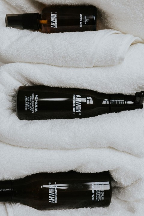 Rose-Raspberry - hair growth stimulating rub Anwen + Ministerstwo.